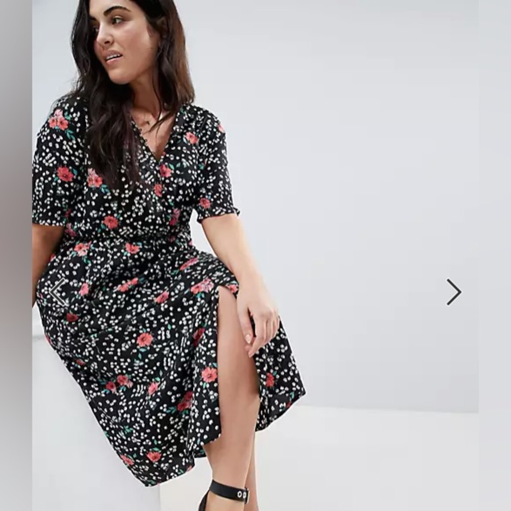 Floral Midi Dress with Shirred Quarter Sleeve Size 18